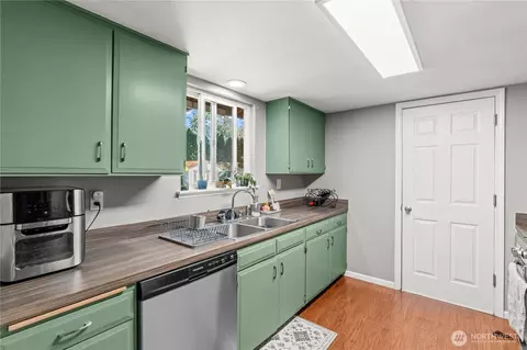Kitchen - 19320 Crescent Dr E, Spanaway, WA 98387 photo 3 of 3