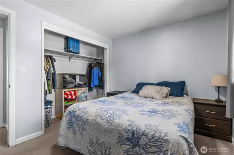 Bedroom - 19320 Crescent Dr E, Spanaway, WA 98387 photo 3 of 5