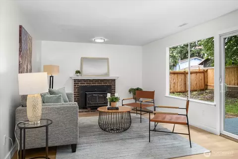 Living - 2620 170th St SE, Bothell, WA 98012 photo 6 of 9