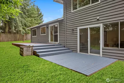 Exterior - 2620 170th St SE, Bothell, WA 98012 photo 3 of 9