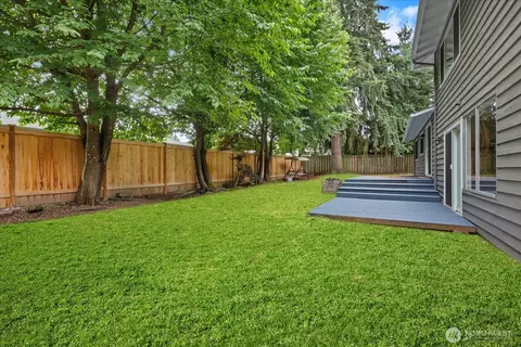 Exterior - 2620 170th St SE, Bothell, WA 98012 photo 5 of 9