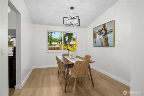 Dining - 2620 170th St SE, Bothell, WA 98012 photo 1 of 2