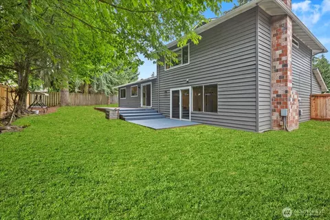 Exterior - 2620 170th St SE, Bothell, WA 98012 photo 4 of 9