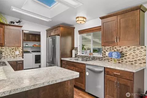 Kitchen - 219 Mitchell St, Sumas, WA 98295 photo 2 of 2