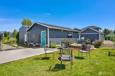 Exterior - 219 Mitchell St, Sumas, WA 98295 photo 8 of 9
