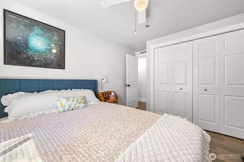 Bedroom - 219 Mitchell St, Sumas, WA 98295 photo 2 of 3