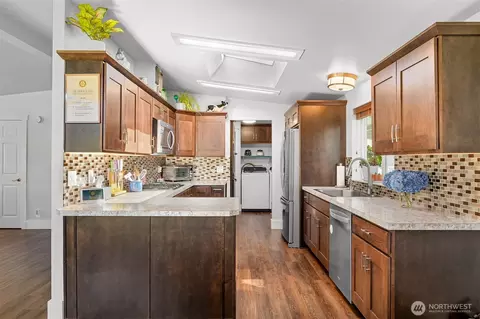 Kitchen - 219 Mitchell St, Sumas, WA 98295 photo 1 of 2