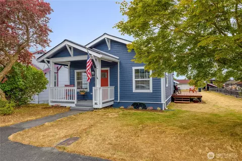 519 W 7th St, Port Angeles, WA 98362