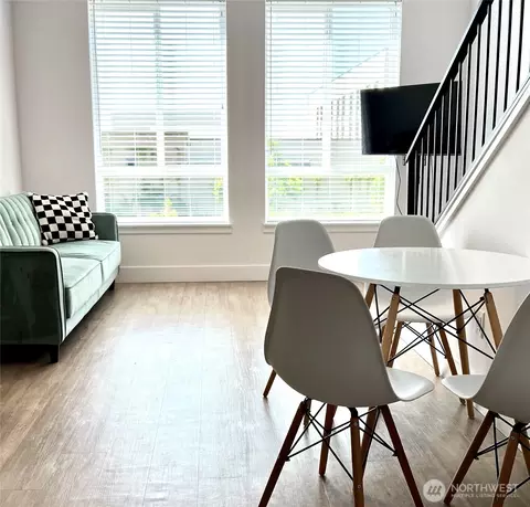 Living - 440 13th Ave, Seattle, WA 98122 photo 1 of 1