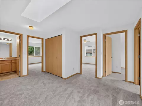 Entry Way - 3925 152nd Pl SE, Bothell, WA 98012 photo 2 of 2