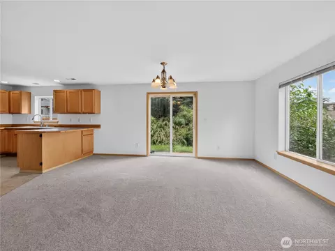 Living - 3925 152nd Pl SE, Bothell, WA 98012 photo 10 of 11