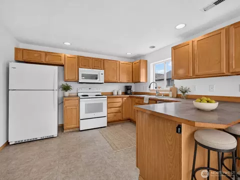 Kitchen - 3925 152nd Pl SE, Bothell, WA 98012 photo 1 of 5