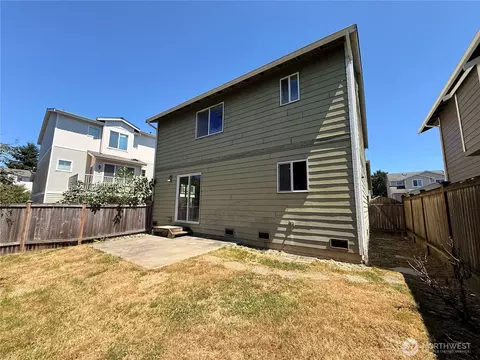 Exterior - 3925 152nd Pl SE, Bothell, WA 98012 photo 4 of 5