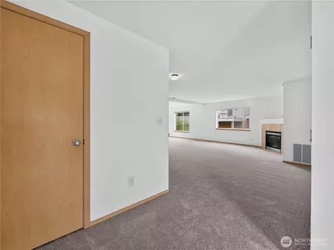 Entry Way - 3925 152nd Pl SE, Bothell, WA 98012 photo 1 of 2