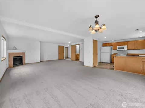 Living - 3925 152nd Pl SE, Bothell, WA 98012 photo 8 of 11
