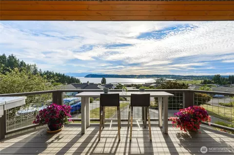 6179 Blue Haven Way, Clinton, WA 98236