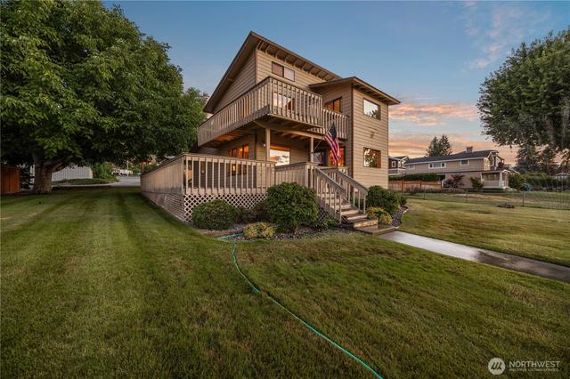 2111 W Terrace Ave, Chelan, WA 98816