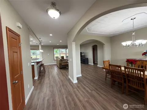 Entry Way - 117 Garrett Loop, Chehalis, WA 98532 photo 2 of 5
