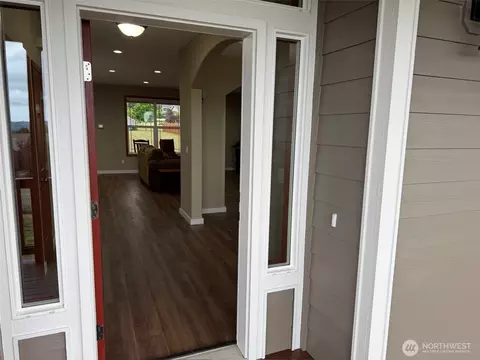 Entry Way - 117 Garrett Loop, Chehalis, WA 98532 photo 1 of 5