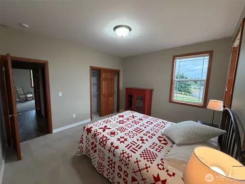 Bedroom - 117 Garrett Loop, Chehalis, WA 98532 photo 2 of 5