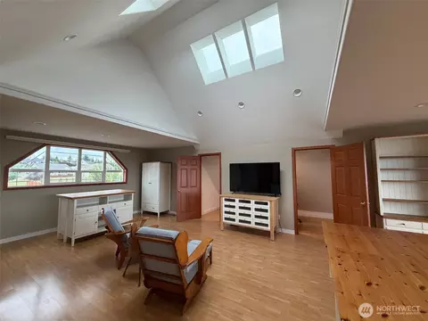 Living - 117 Garrett Loop, Chehalis, WA 98532 photo 4 of 4