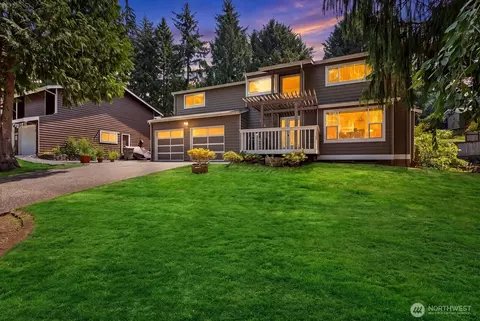 9121 NE 143rd Pl, Kirkland, WA 98034