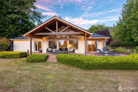 552 Elwha Bluffs Rd, Port Angeles, WA 98363