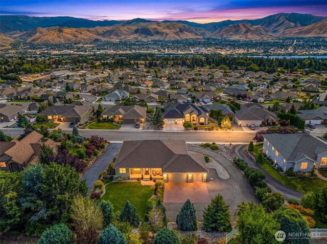 825 Briarwood Dr, East Wenatchee, WA 98802