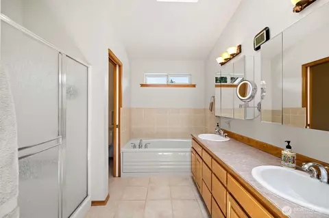 Bath - 19810 98th Ave NE, Bothell, WA 98011 photo 4 of 4