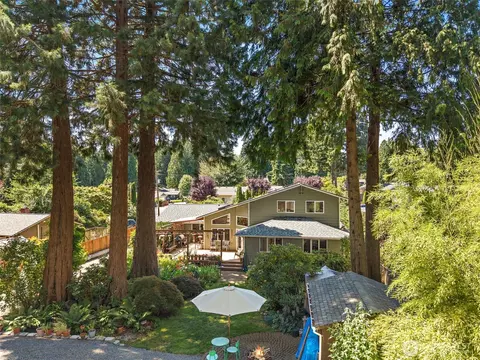 Exterior - 19810 98th Ave NE, Bothell, WA 98011 photo 6 of 9