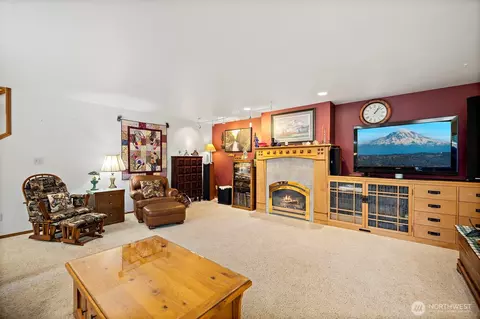 Living - 19810 98th Ave NE, Bothell, WA 98011 photo 3 of 5