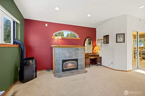 Living - 19810 98th Ave NE, Bothell, WA 98011 photo 5 of 5