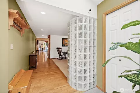 Entry Way - 19810 98th Ave NE, Bothell, WA 98011 photo 1 of 3