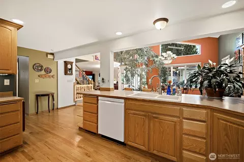 Kitchen - 19810 98th Ave NE, Bothell, WA 98011 photo 2 of 2