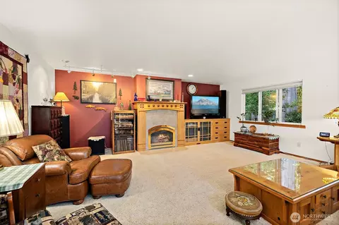 Living - 19810 98th Ave NE, Bothell, WA 98011 photo 2 of 5