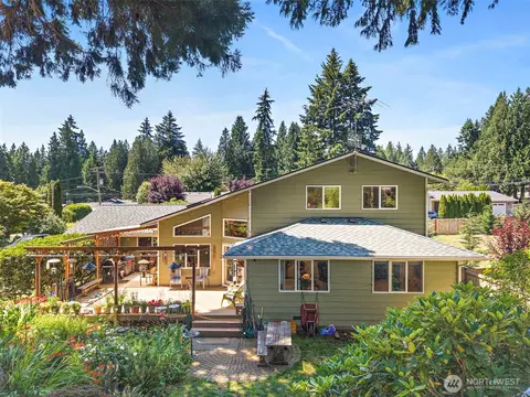 Exterior - 19810 98th Ave NE, Bothell, WA 98011 photo 2 of 9
