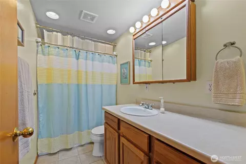 Bath - 2351 E Mason Lake Dr E, Grapeview, WA 98546 photo 3 of 3