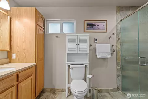 Bath - 2351 E Mason Lake Dr E, Grapeview, WA 98546 photo 1 of 3