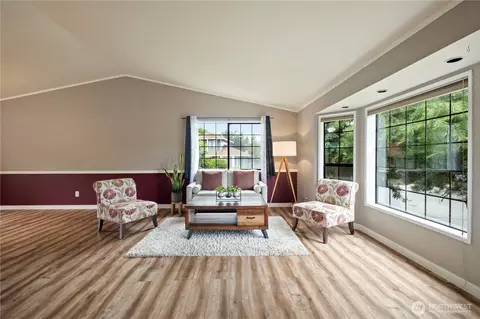 Living - 8906 10th Dr SE, Everett, WA 98208 photo 6 of 9