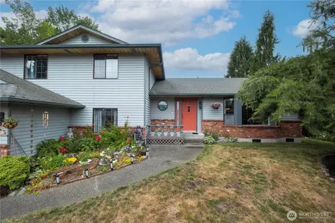 Exterior - 8906 10th Dr SE, Everett, WA 98208 photo 8 of 9