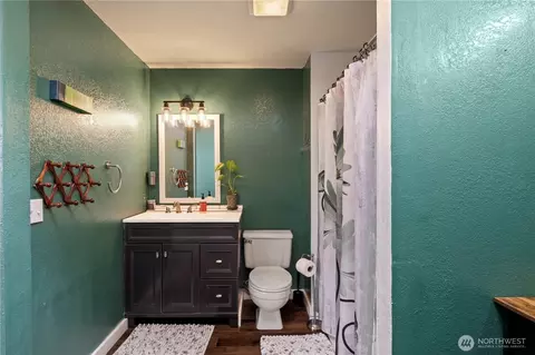 Bath - 8906 10th Dr SE, Everett, WA 98208 photo 5 of 5
