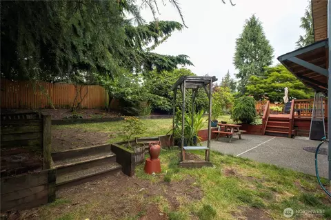 Exterior - 8906 10th Dr SE, Everett, WA 98208 photo 7 of 9