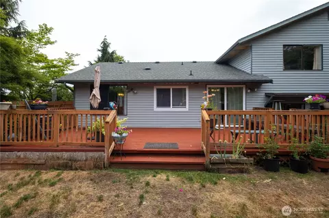Exterior - 8906 10th Dr SE, Everett, WA 98208 photo 4 of 9