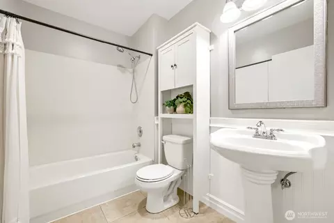 Bath - 15300 112th Ave NE #C306, Bothell, WA 98011 photo 4 of 4