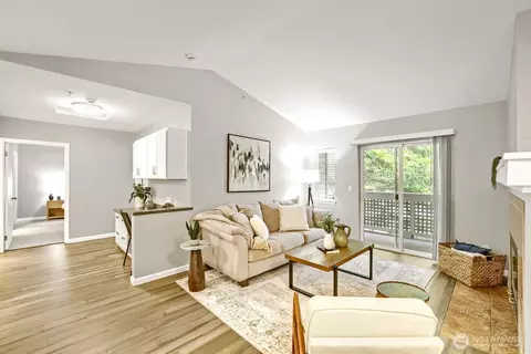 Living - 15300 112th Ave NE #C306, Bothell, WA 98011 photo 2 of 3