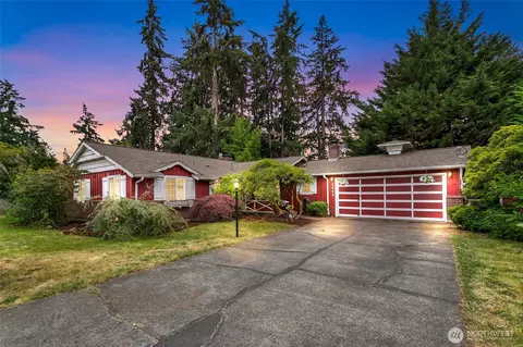 8424 97th St SW, Lakewood, WA 98498