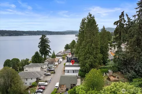 16917 SE 38th Pl, Bellevue, WA 98008