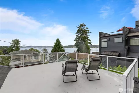 16917 SE 38th Pl, Bellevue, WA 98008