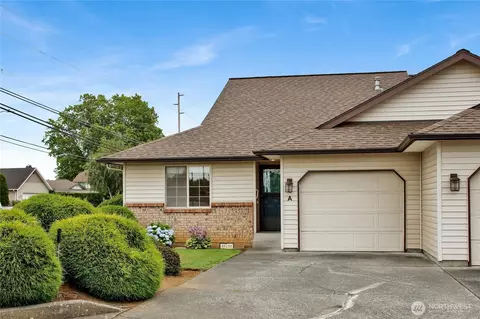 714 19th St #A, Lynden, WA 98264