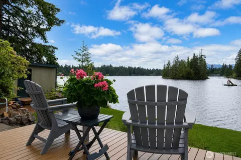 4284 Panther Lake Rd W, Bremerton, WA 98312